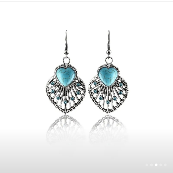 Boho Set Hollow Leaf Shaped Inlay Heart Shape Stone Pendant Necklace & Hook Drop - Picture 3 of 6